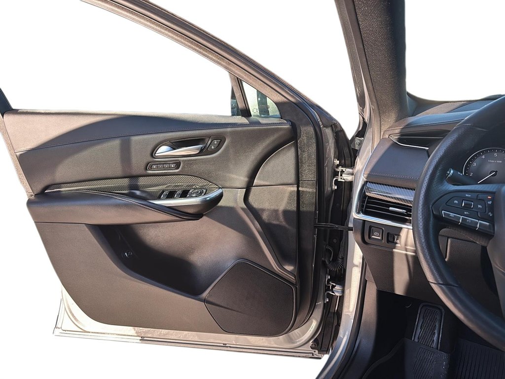 2023 Cadillac XT4 in Jonquière, Quebec - 11 - w1024h768px