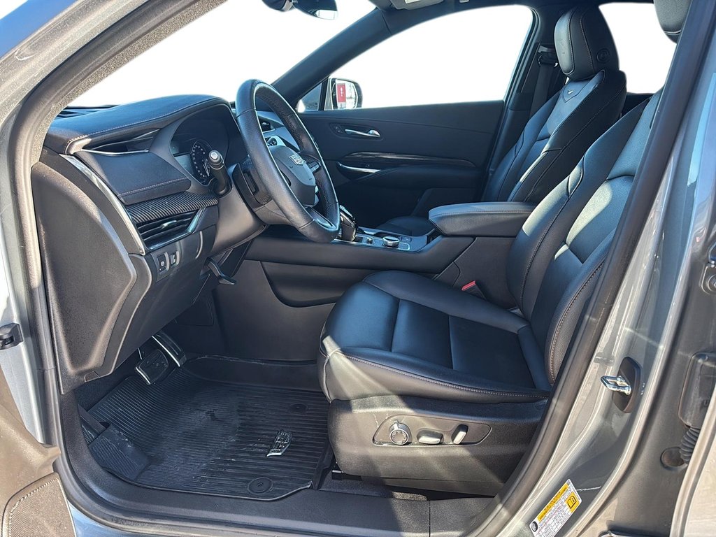 2023 Cadillac XT4 in Jonquière, Quebec - 9 - w1024h768px