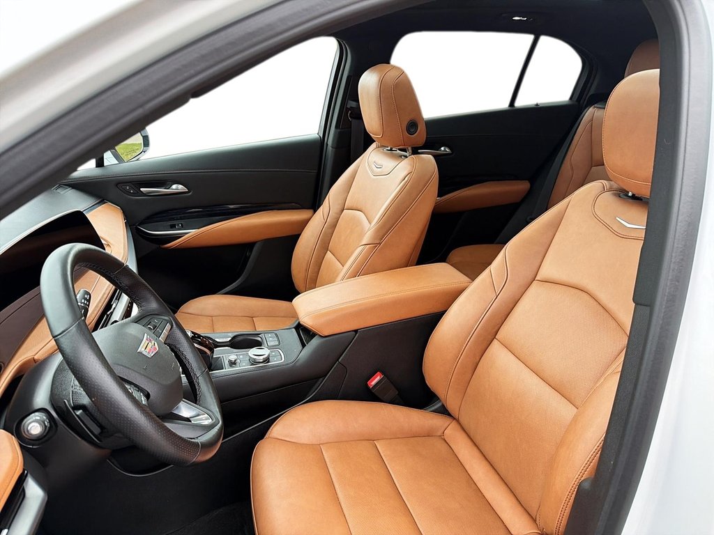 2025 Cadillac XT4 AWD Sport in Chicoutimi, Quebec - 9 - w1024h768px