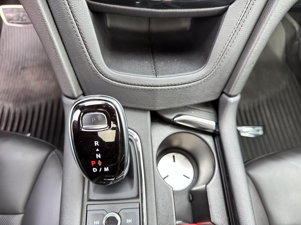 2022 Cadillac XT5 in Sept-Îles, Quebec - 15 - w1024h768px