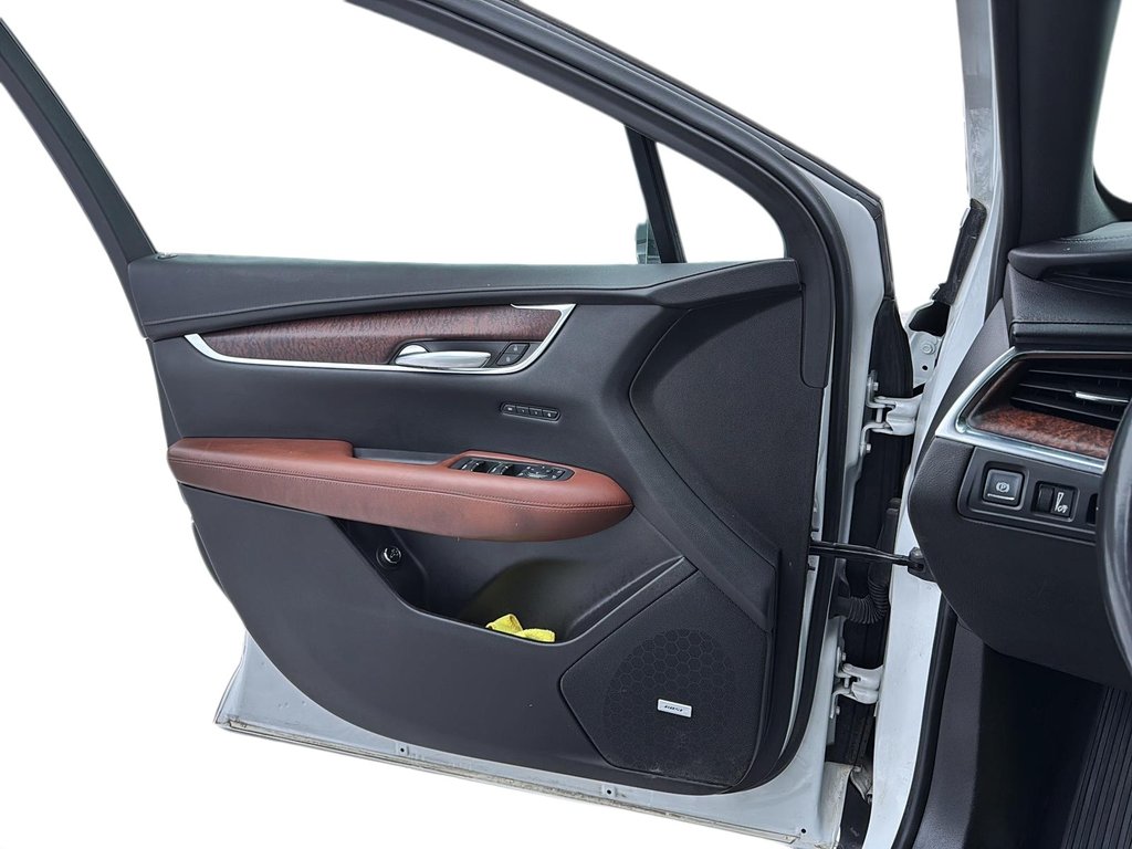 2022 Cadillac XT5 AWD Premium Luxury in Chicoutimi, Quebec - 11 - w1024h768px