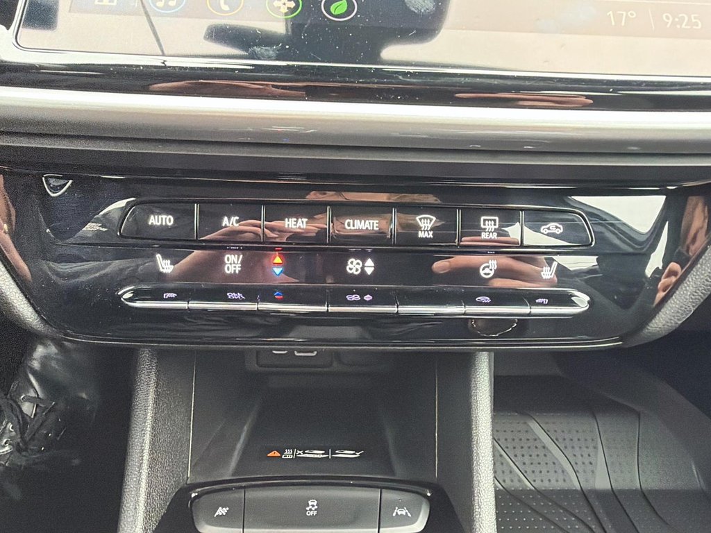 2022 Chevrolet Bolt EUV LT in Jonquière, Quebec - 16 - w1024h768px