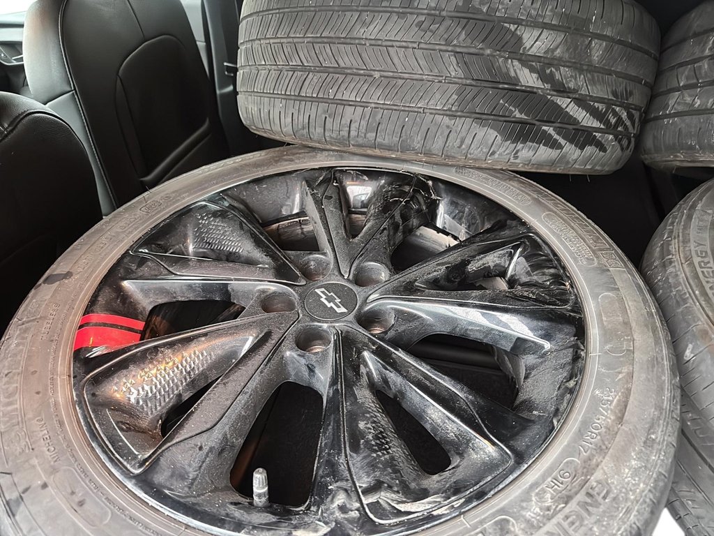 2023 Chevrolet Bolt EUV in Jonquière, Quebec - 7 - w1024h768px