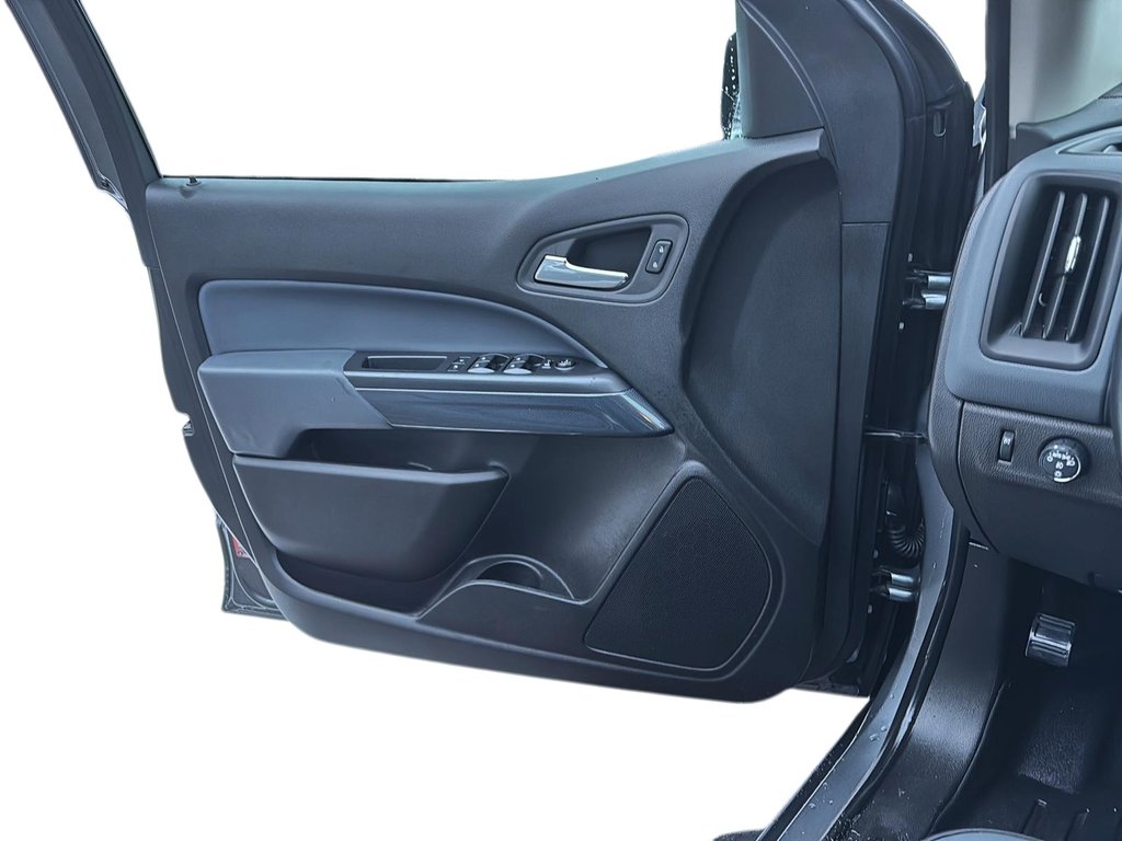 2022 Chevrolet Colorado 4WD Z71 in Jonquière, Quebec - 11 - w1024h768px