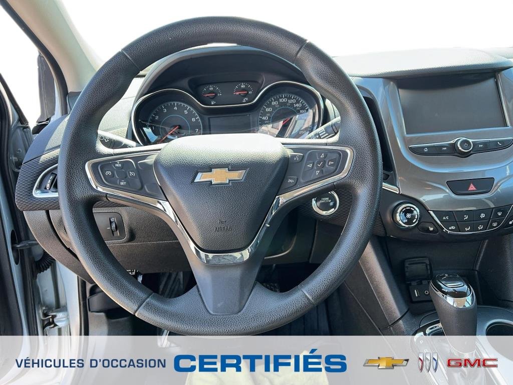 2017 Chevrolet Cruze in Jonquière, Quebec - 12 - w1024h768px