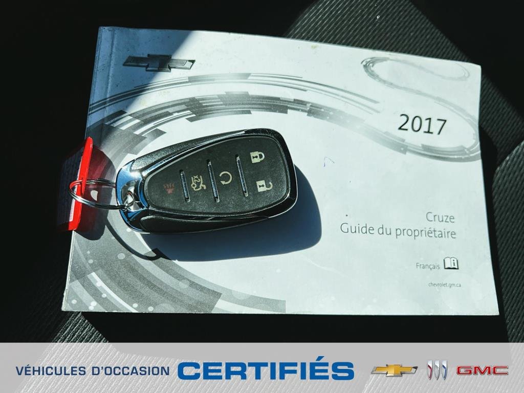 Chevrolet Cruze  2017 à Jonquière, Québec - 18 - w1024h768px