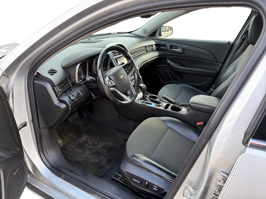 Chevrolet Malibu  2015 à Sept-Îles, Québec - 10 - w1024h768px