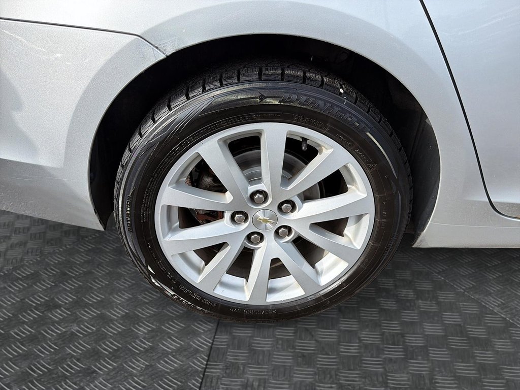 Chevrolet Malibu  2015 à Sept-Îles, Québec - 7 - w1024h768px