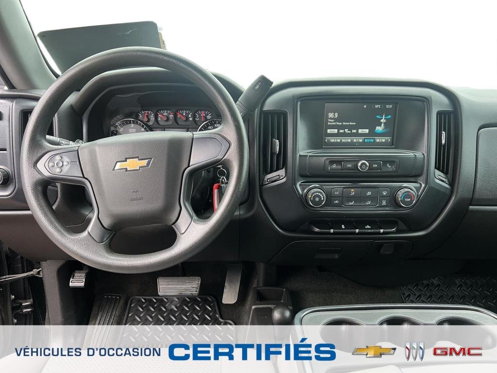 2017 Chevrolet Silverado 1500 in Jonquière, Quebec - 9 - w1024h768px