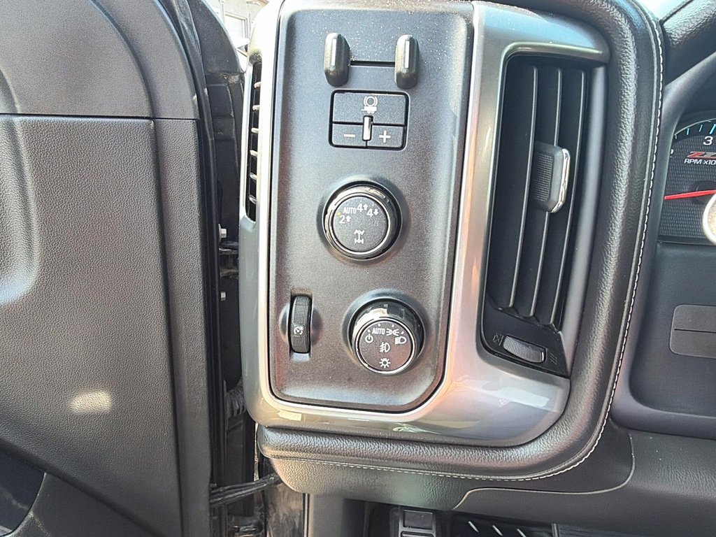 2018 Chevrolet Silverado 1500 in Jonquière, Quebec - 14 - w1024h768px