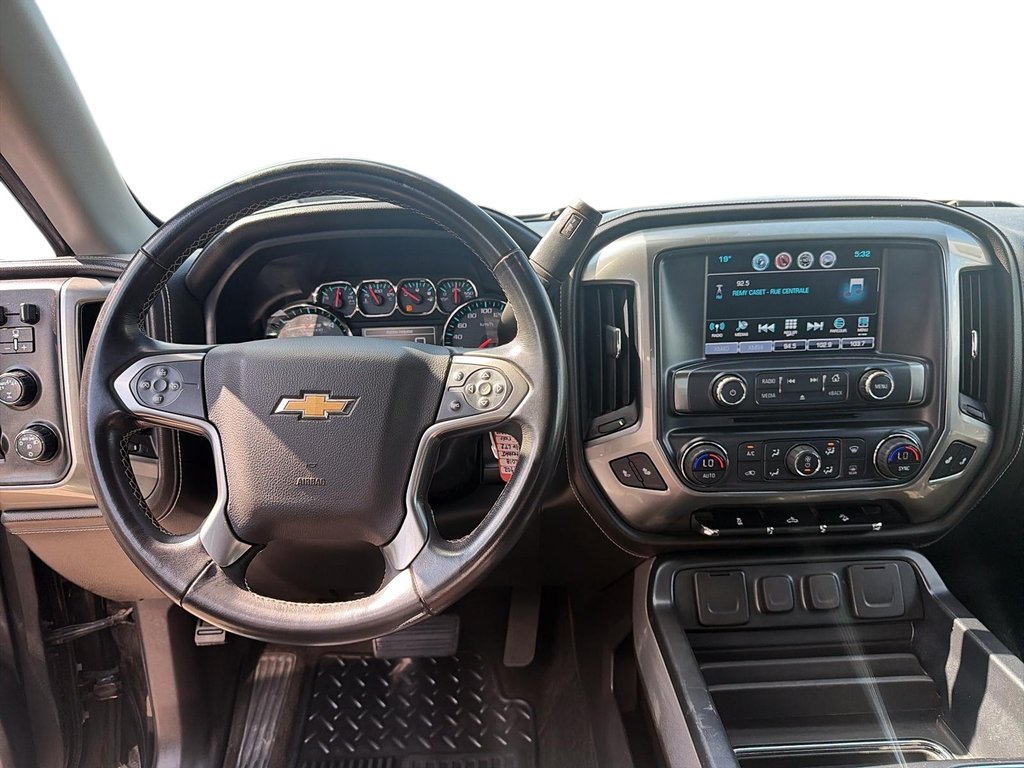 2018 Chevrolet Silverado 1500 in Jonquière, Quebec - 9 - w1024h768px