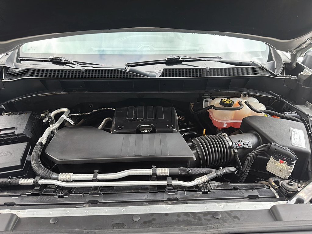2021 Chevrolet Silverado 1500 RST in Chicoutimi, Quebec - 8 - w1024h768px