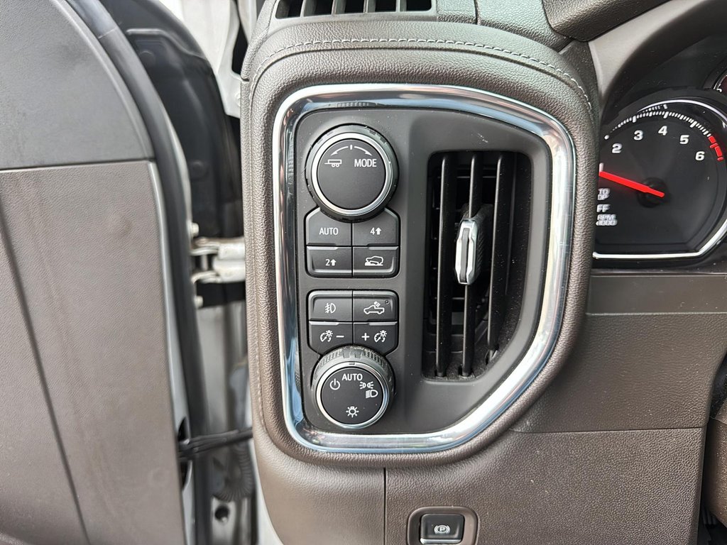 2021 Chevrolet Silverado 1500 RST in Chicoutimi, Quebec - 16 - w1024h768px