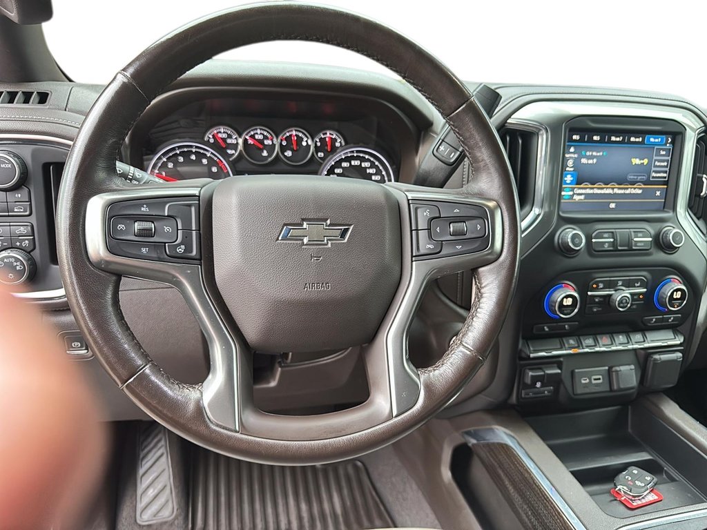 2021 Chevrolet Silverado 1500 RST in Chicoutimi, Quebec - 12 - w1024h768px