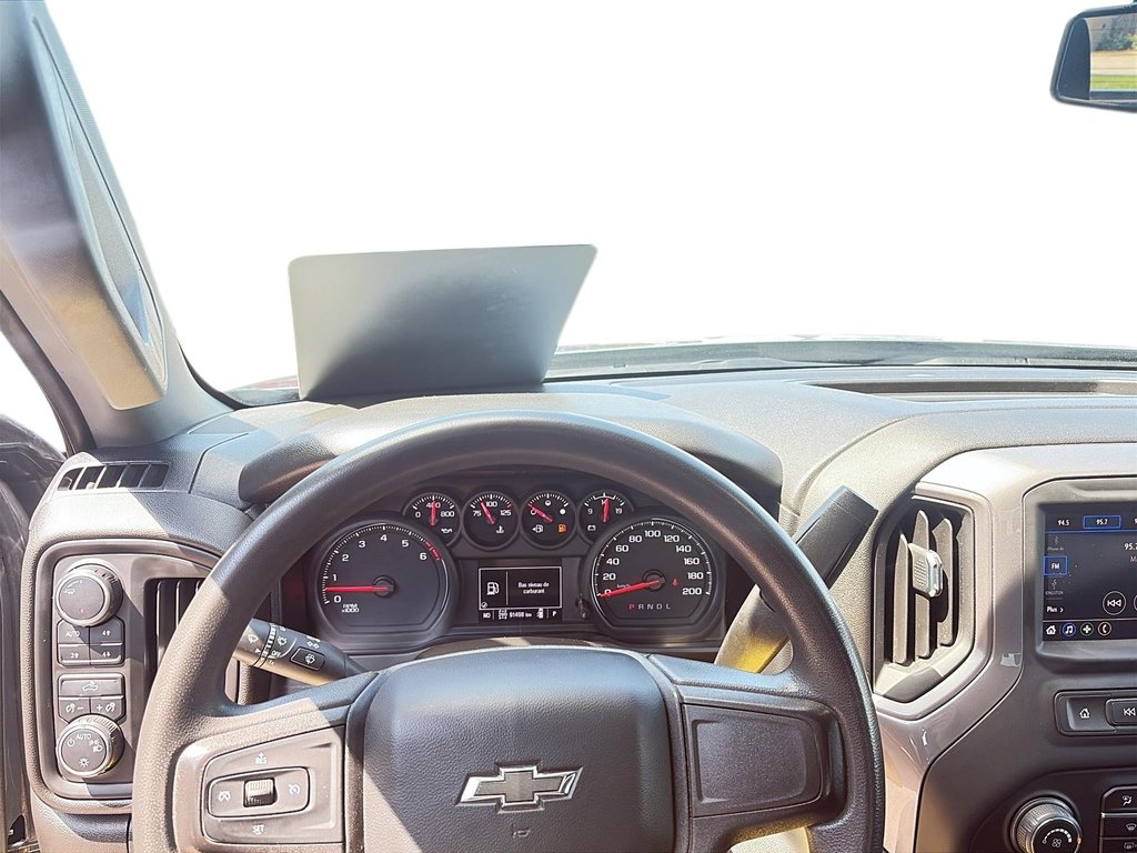 2021 Chevrolet Silverado 1500 in Baie-Comeau, Quebec - 14 - w1024h768px
