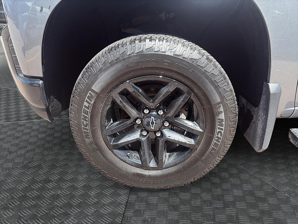 2021 Chevrolet Silverado 1500 in Baie-Comeau, Quebec - 7 - w1024h768px