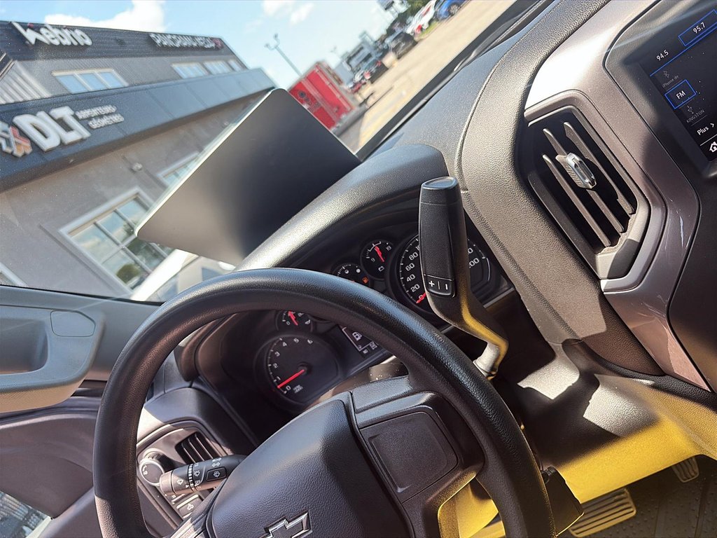 2021 Chevrolet Silverado 1500 in Baie-Comeau, Quebec - 15 - w1024h768px
