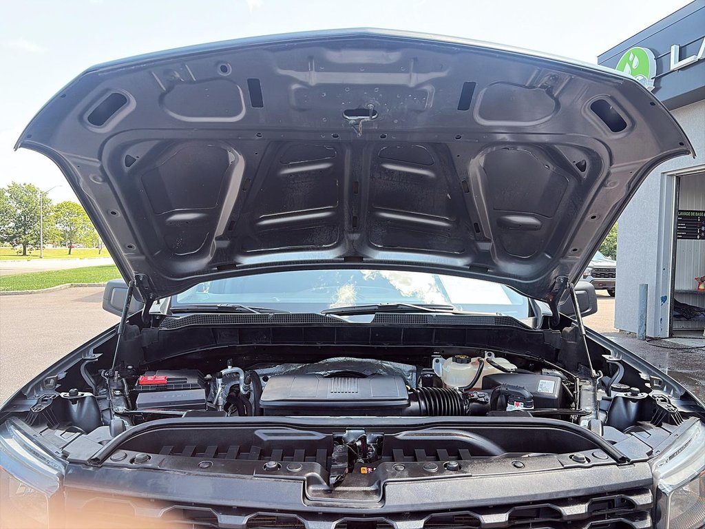 2021 Chevrolet Silverado 1500 in Baie-Comeau, Quebec - 8 - w1024h768px