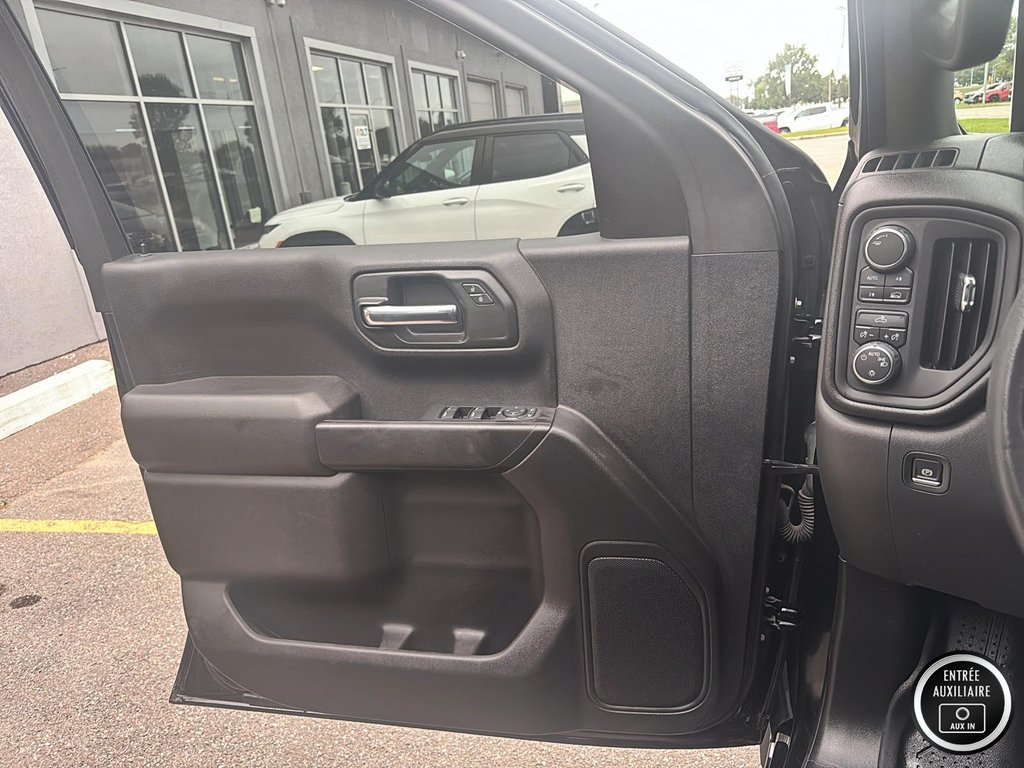 Chevrolet Silverado 1500  2021 à Sept-Îles, Québec - 10 - w1024h768px