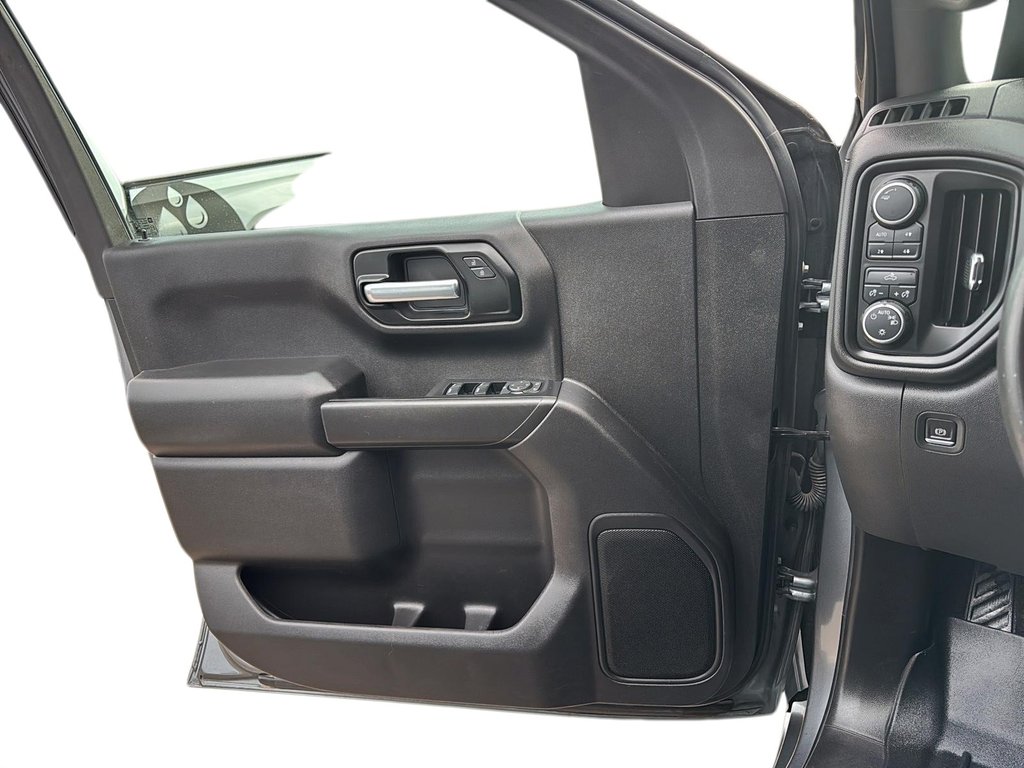 2021 Chevrolet Silverado 1500 in Jonquière, Quebec - 9 - w1024h768px