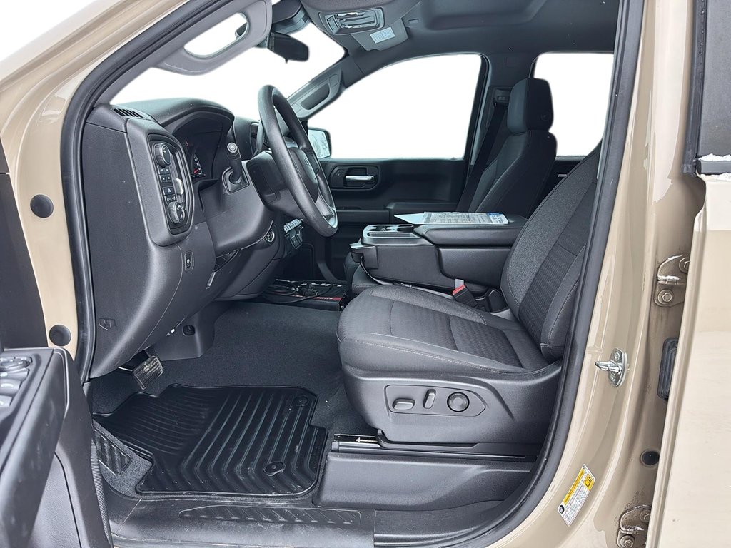 Chevrolet Silverado 1500  2022 à Baie-Comeau, Québec - 8 - w1024h768px