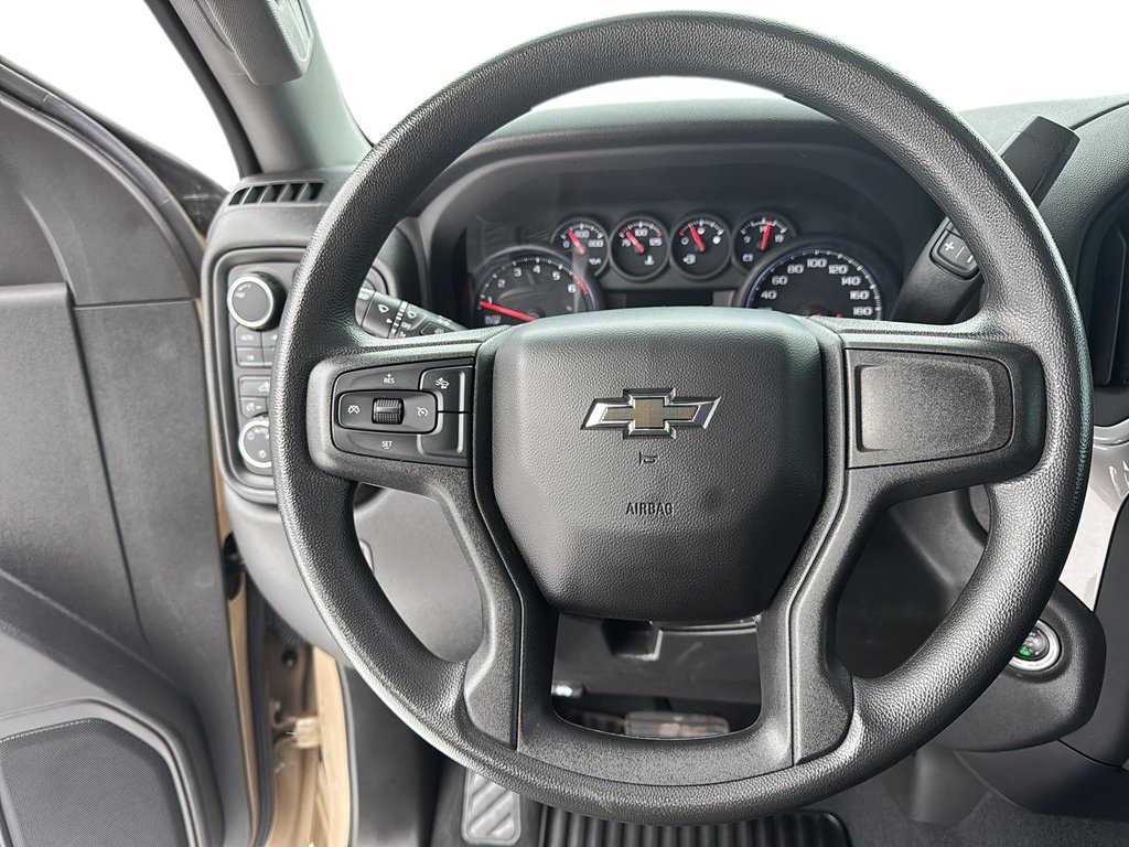Chevrolet Silverado 1500  2022 à Baie-Comeau, Québec - 11 - w1024h768px