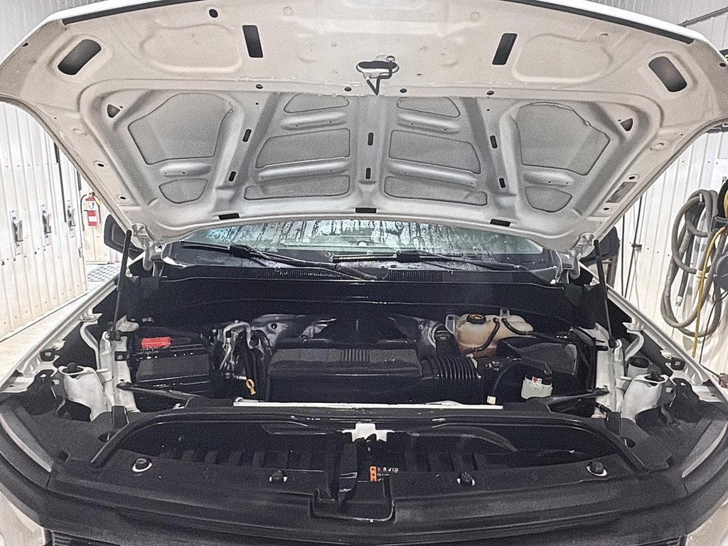 2022 Chevrolet Silverado 1500 Work Truck in Chicoutimi, Quebec - 8 - w1024h768px