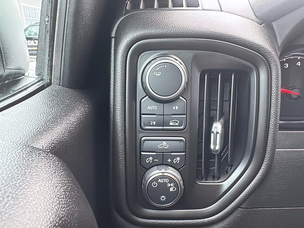 2022 Chevrolet Silverado 1500 Work Truck in Chicoutimi, Quebec - 16 - w1024h768px