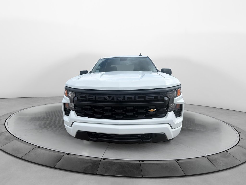 Chevrolet Silverado 1500  2022 à Baie-Comeau, Québec - 2 - w1024h768px
