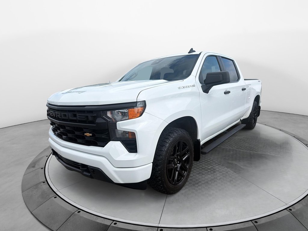 Chevrolet Silverado 1500  2022 à Baie-Comeau, Québec - 1 - w1024h768px