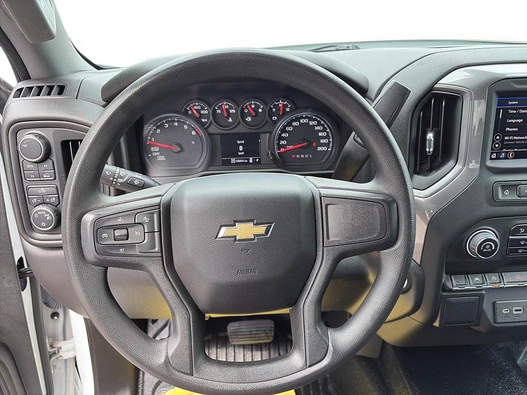 Chevrolet Silverado 1500 Work Truck 2023 à Jonquière, Québec - 12 - w1024h768px