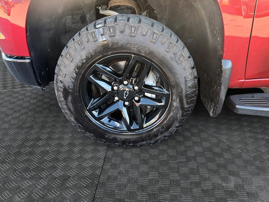 Chevrolet Silverado 1500  2023 à Jonquière, Québec - 6 - w1024h768px