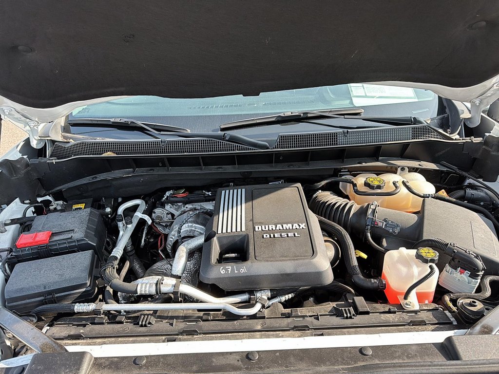 2023 Chevrolet Silverado 1500 in Baie-Comeau, Quebec - 8 - w1024h768px