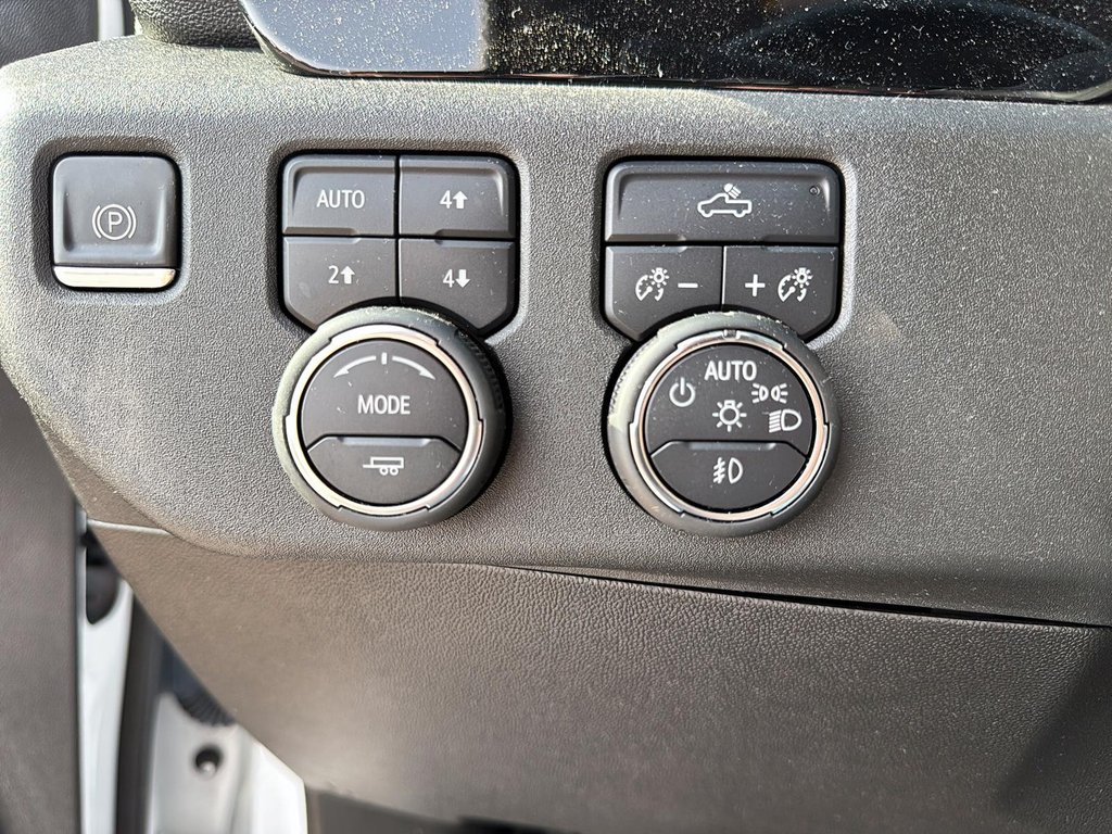 2023 Chevrolet Silverado 1500 in Baie-Comeau, Quebec - 16 - w1024h768px