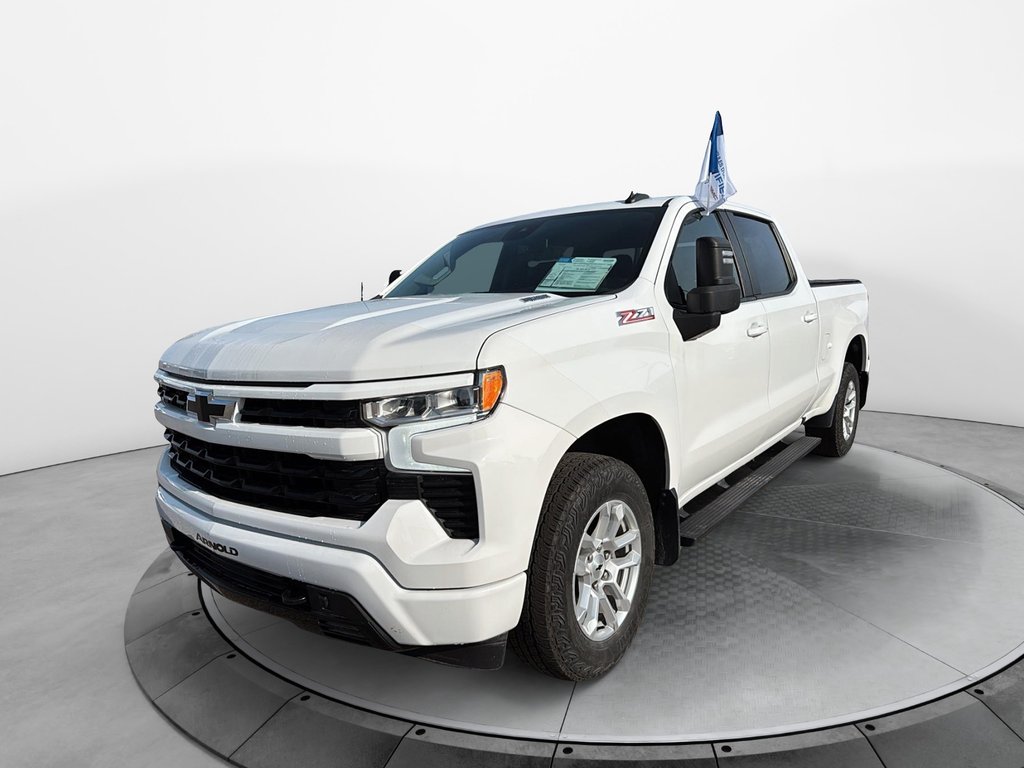 2023 Chevrolet Silverado 1500 in Baie-Comeau, Quebec - 1 - w1024h768px