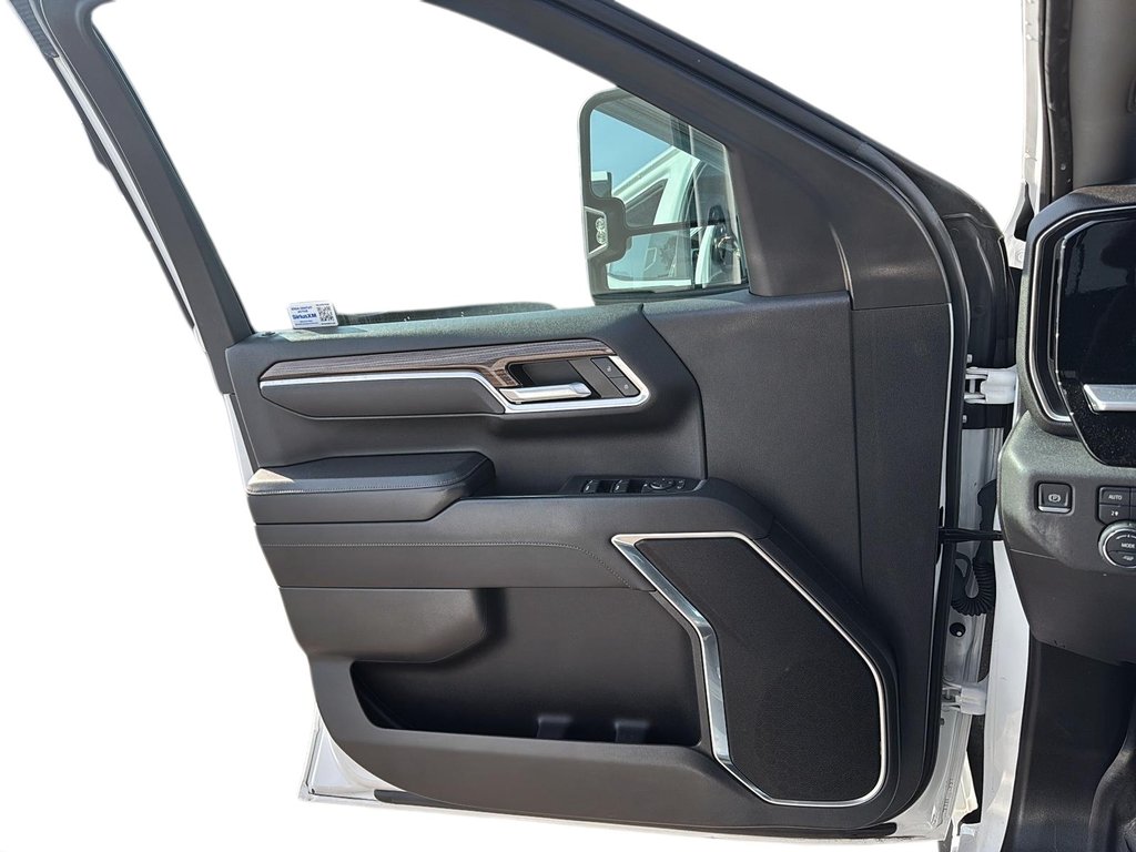 2023 Chevrolet Silverado 1500 in Baie-Comeau, Quebec - 11 - w1024h768px