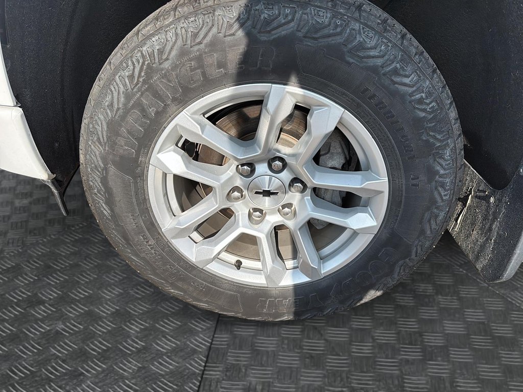 2023 Chevrolet Silverado 1500 in Baie-Comeau, Quebec - 7 - w1024h768px