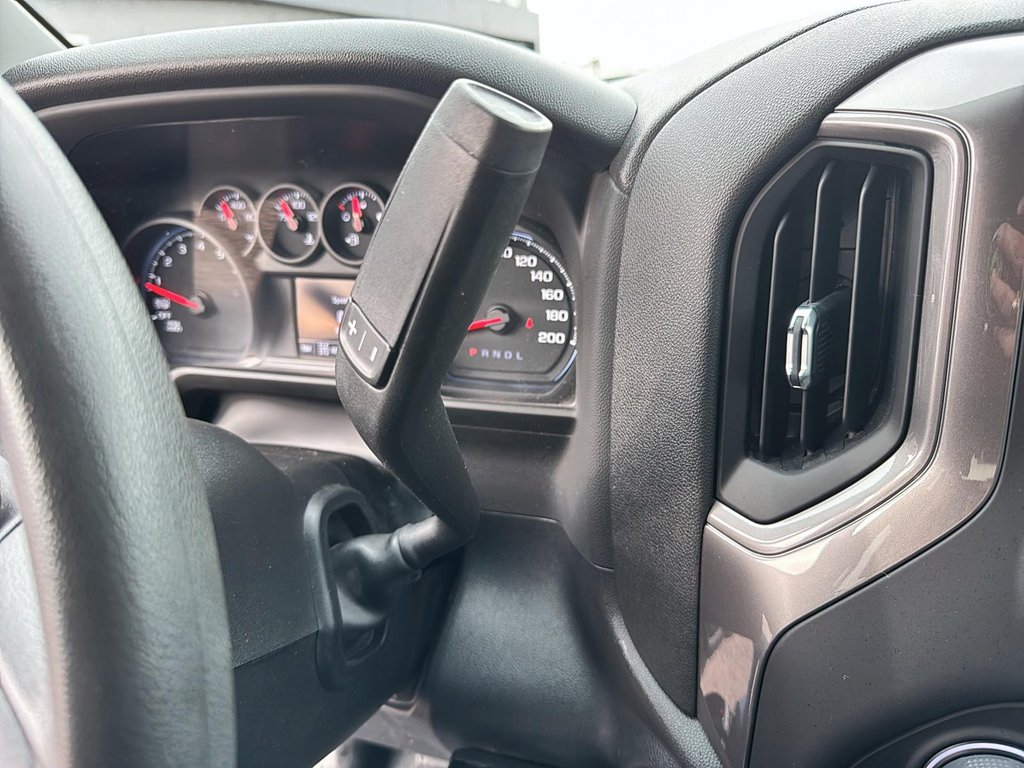 2023 Chevrolet Silverado 1500 Custom Trail Boss in Jonquière, Quebec - 14 - w1024h768px