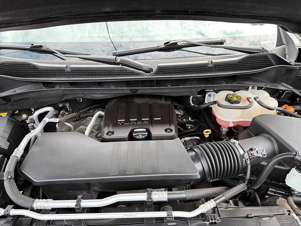 2023 Chevrolet Silverado 1500 in Sept-Îles, Quebec - 9 - w1024h768px