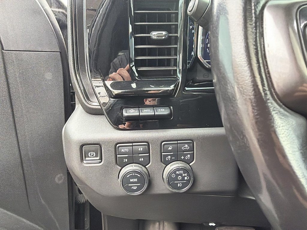 2023 Chevrolet Silverado 1500 in Jonquière, Quebec - 18 - w1024h768px