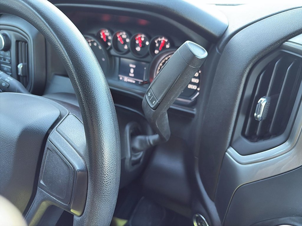 Chevrolet Silverado 1500  2024 à Jonquière, Québec - 15 - w1024h768px