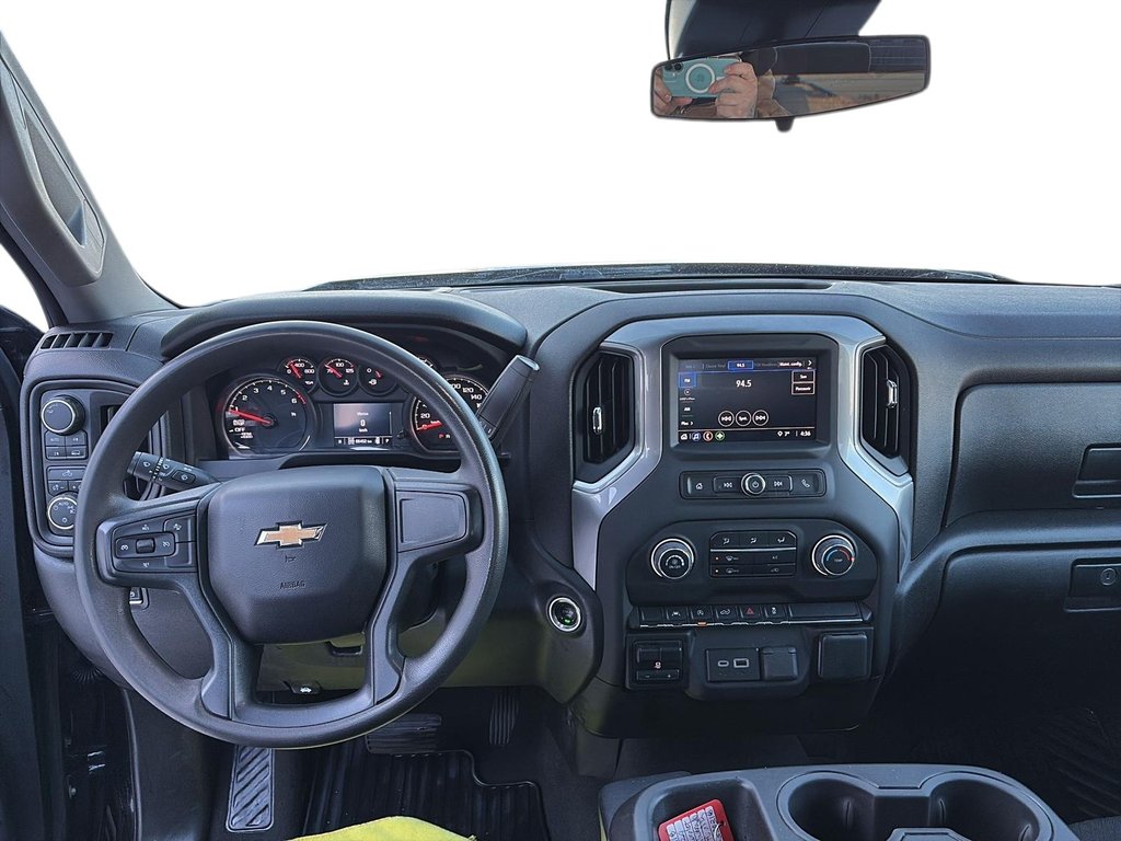 Chevrolet Silverado 1500  2024 à Jonquière, Québec - 10 - w1024h768px