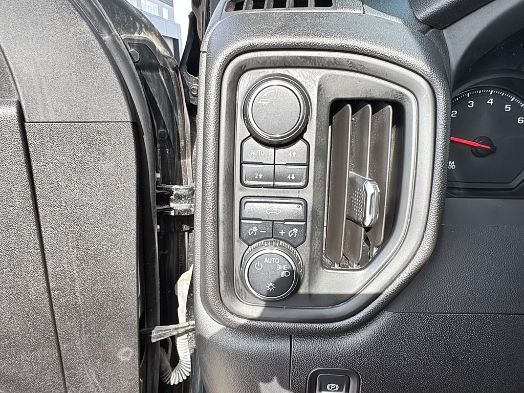 2024 Chevrolet Silverado 1500 in Sept-Îles, Quebec - 15 - w1024h768px
