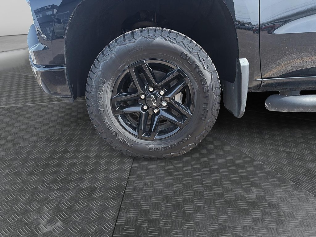2024 Chevrolet Silverado 1500 in Sept-Îles, Quebec - 6 - w1024h768px