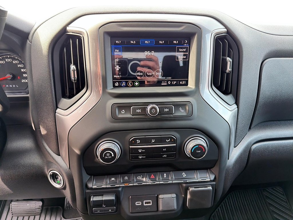 Chevrolet Silverado 1500 Custom Trail Boss 2024 à Jonquière, Québec - 13 - w1024h768px