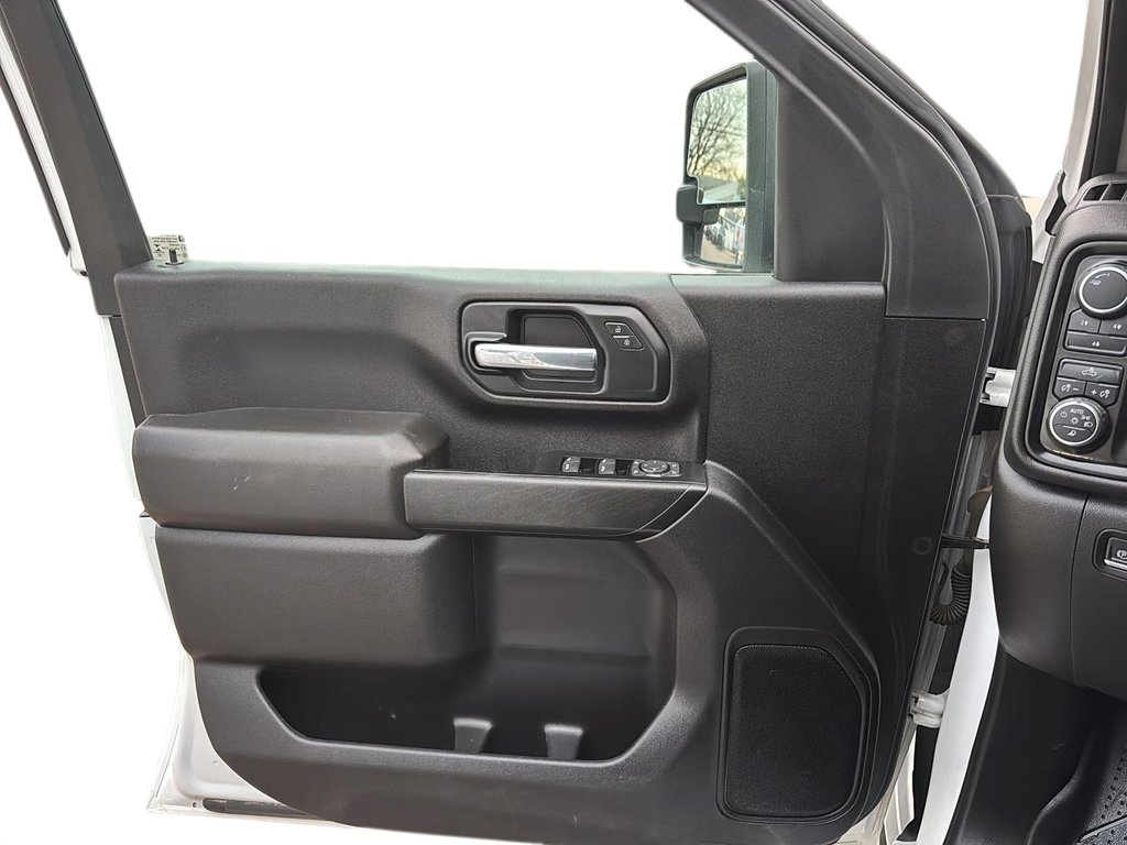 2022 Chevrolet Silverado 2500HD in Baie-Comeau, Quebec - 12 - w1024h768px