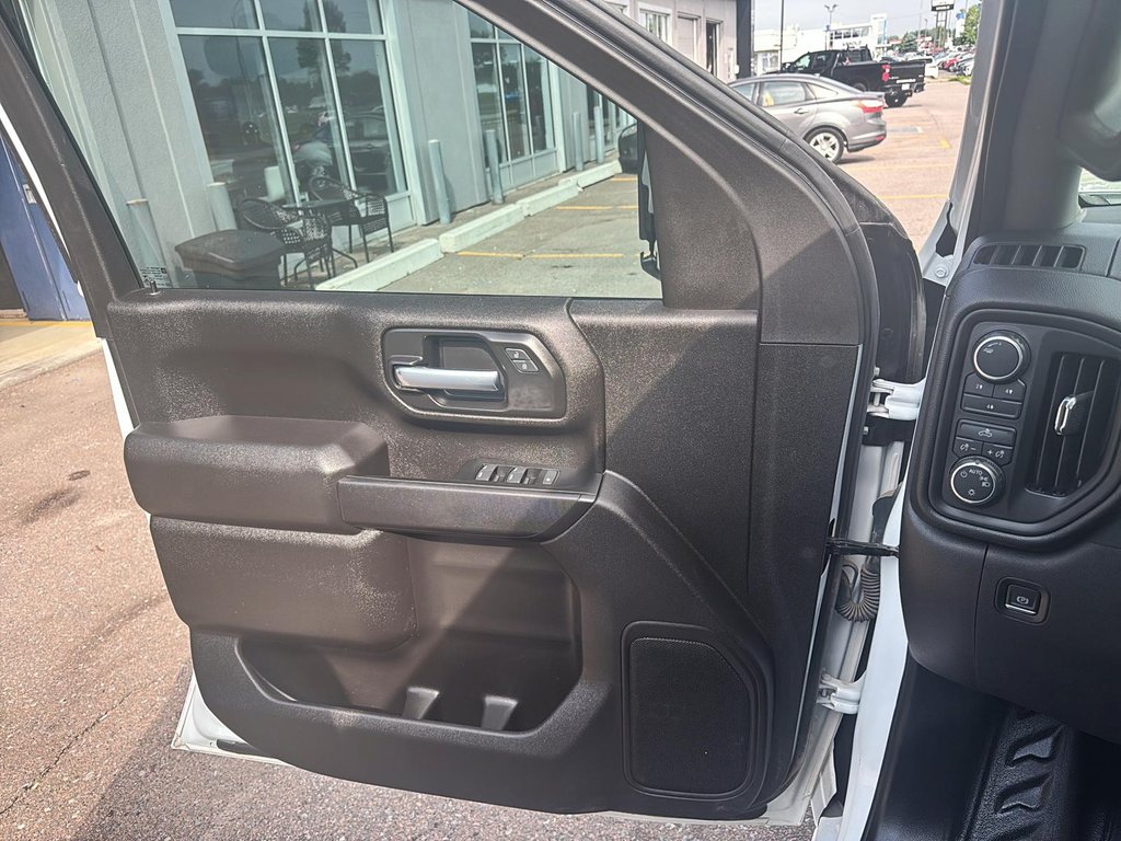 2023 Chevrolet Silverado 2500HD in Jonquière, Quebec - 12 - w1024h768px