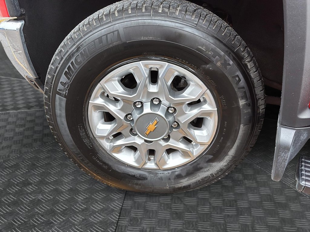 2024 Chevrolet Silverado 2500HD in Sept-Îles, Quebec - 7 - w1024h768px