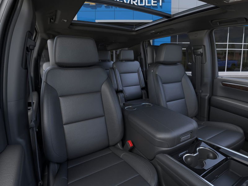 Chevrolet Suburban  2025 à Jonquière, Québec - 6 - w1024h768px