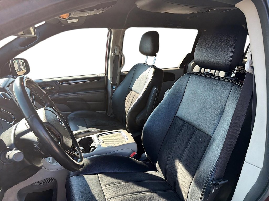 2019 Dodge Grand Caravan SXT Premium Plus in Jonquière, Quebec - 8 - w1024h768px